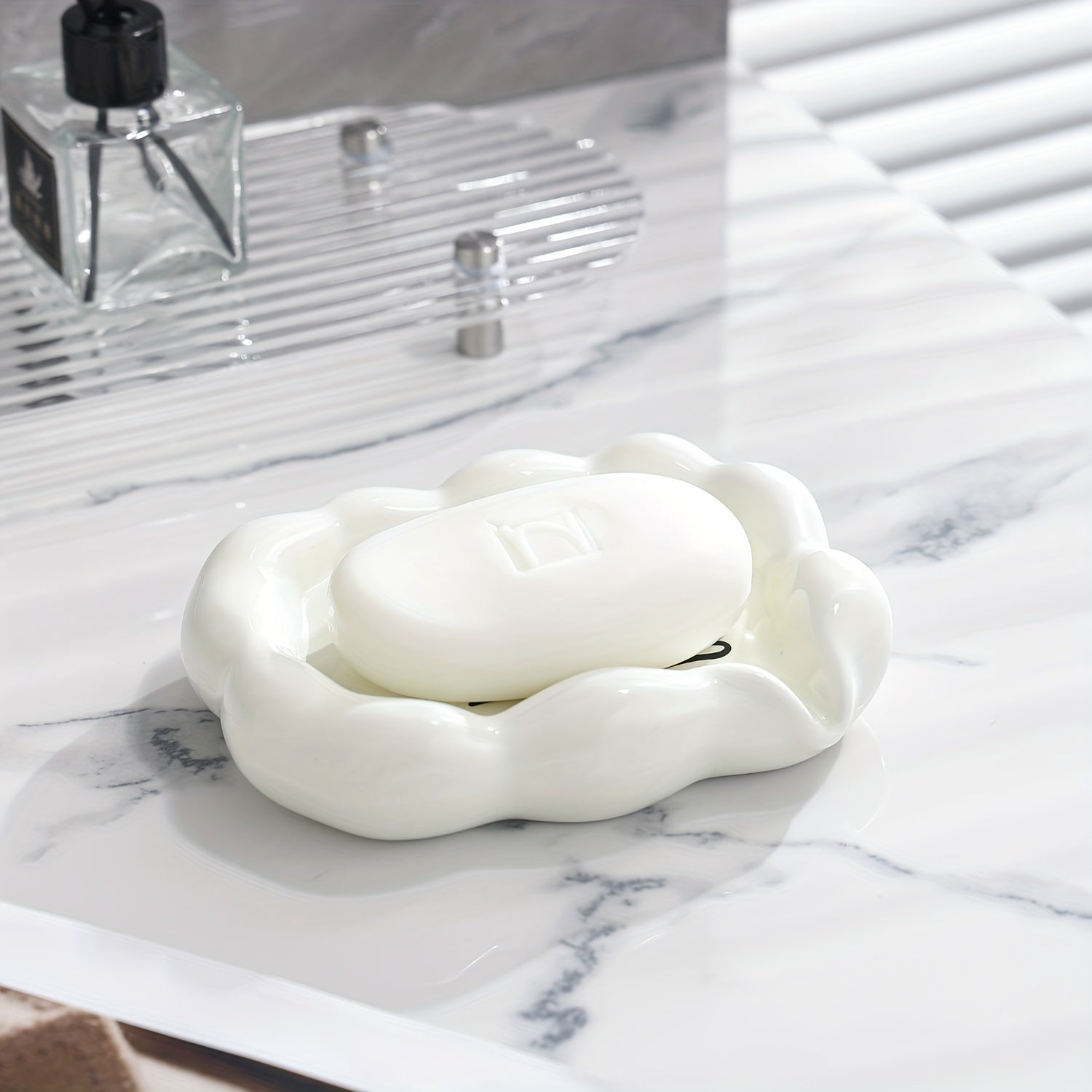 1pc Creative Ceramic Soap Dish, Cute Cloud Design Drainage Soap Dish, Automatic Drainage Soap Rack, Bathroom Soap Rack, Multifunctional Jewelry Storage Rack, Bathroom Accessories