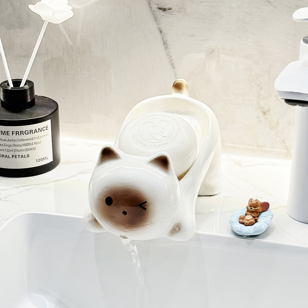 A Charming Ceramic Cat Soap Dish That Features Drainage Without The Need for Drilling. It Can Also Serve As a Decorative Piece, Preventing Water Accumulation, Making It Suitable for Home Bathrooms, Hotel Vanities, And Kitchen Sinks